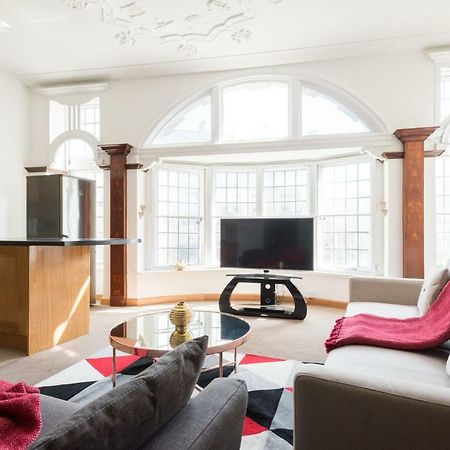 The College Green Loft - Historic Light-Flooded 3Bdr Home 브리스틀 외부 사진