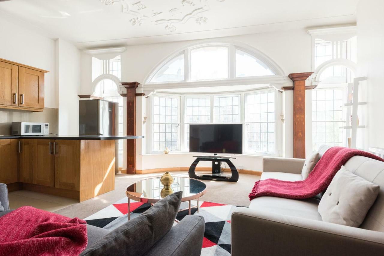 The College Green Loft - Historic Light-Flooded 3Bdr Home 브리스틀 외부 사진