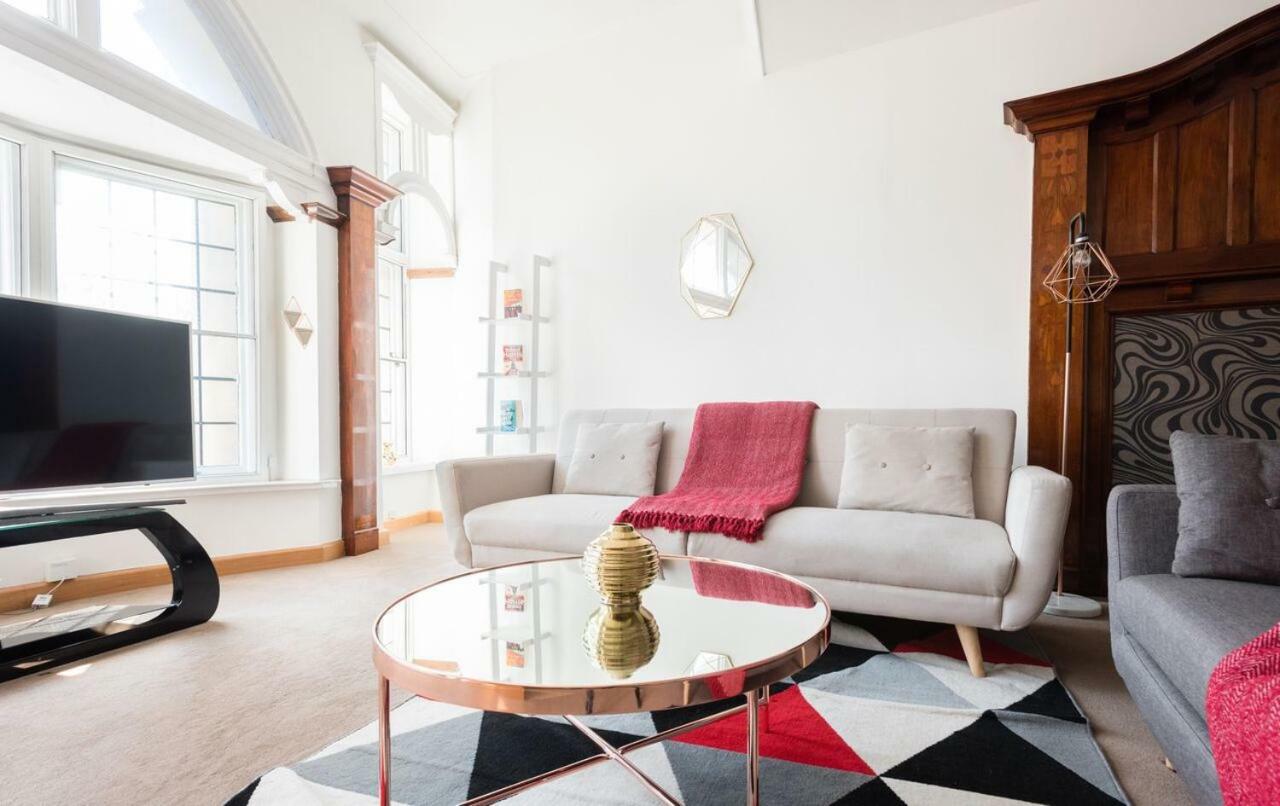 The College Green Loft - Historic Light-Flooded 3Bdr Home 브리스틀 외부 사진