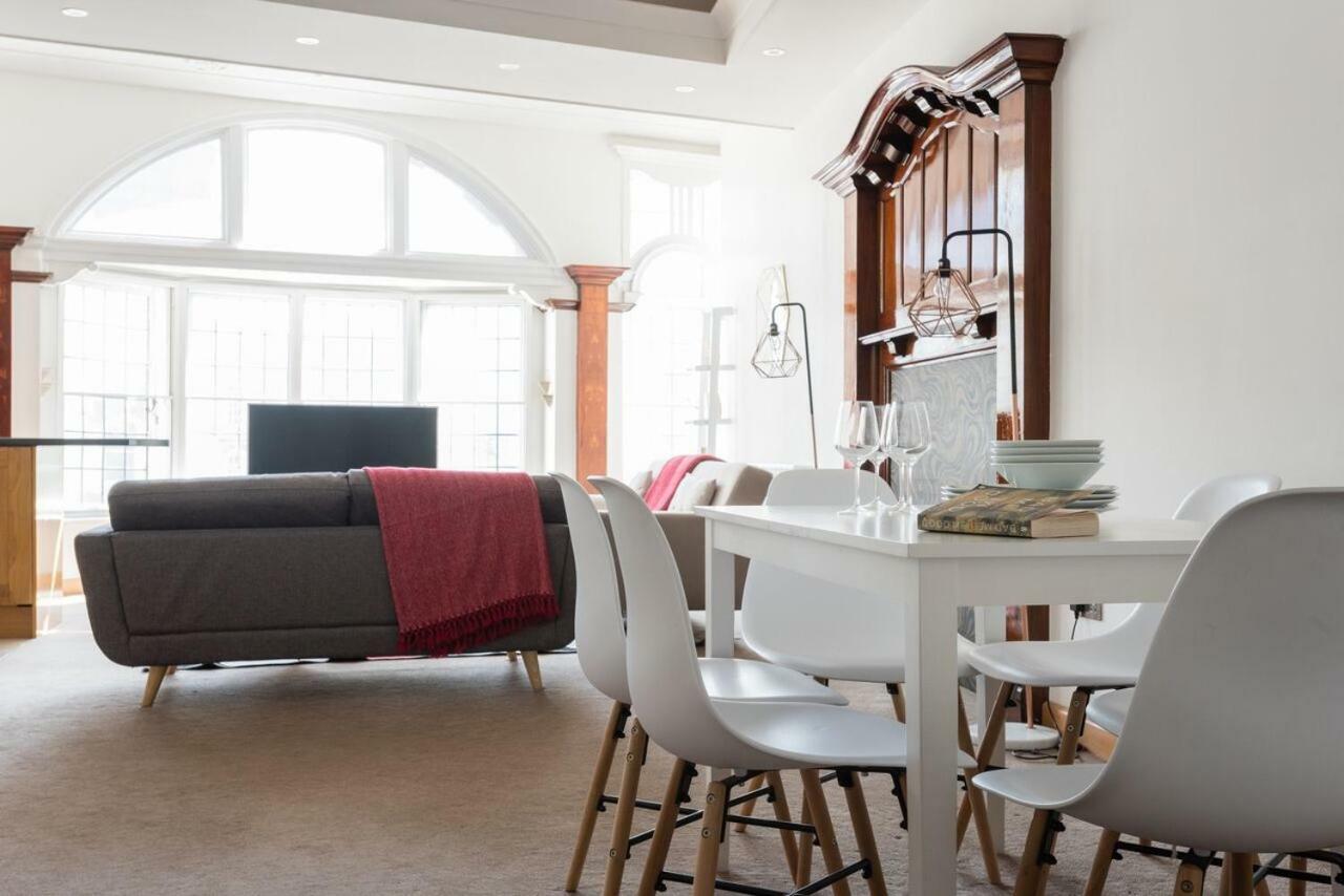 The College Green Loft - Historic Light-Flooded 3Bdr Home 브리스틀 외부 사진