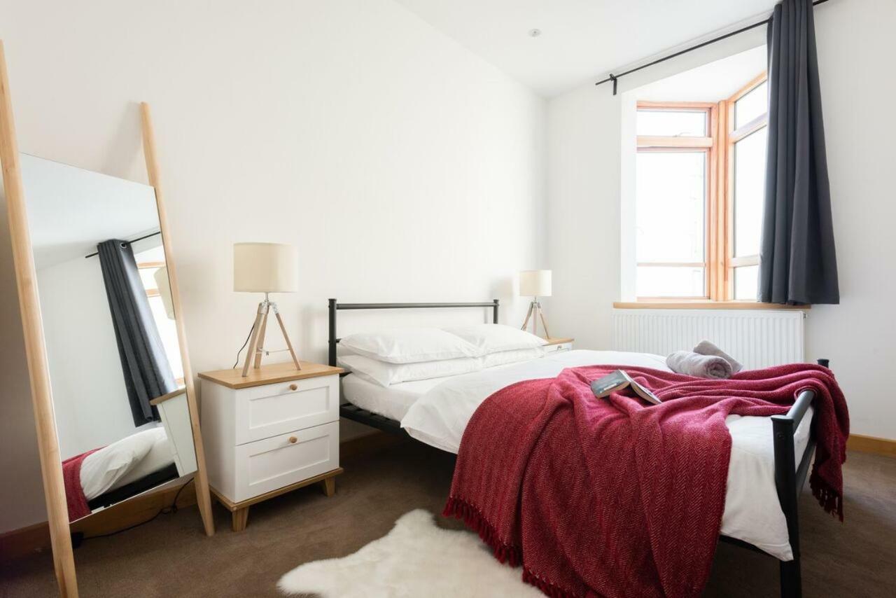 The College Green Loft - Historic Light-Flooded 3Bdr Home 브리스틀 외부 사진