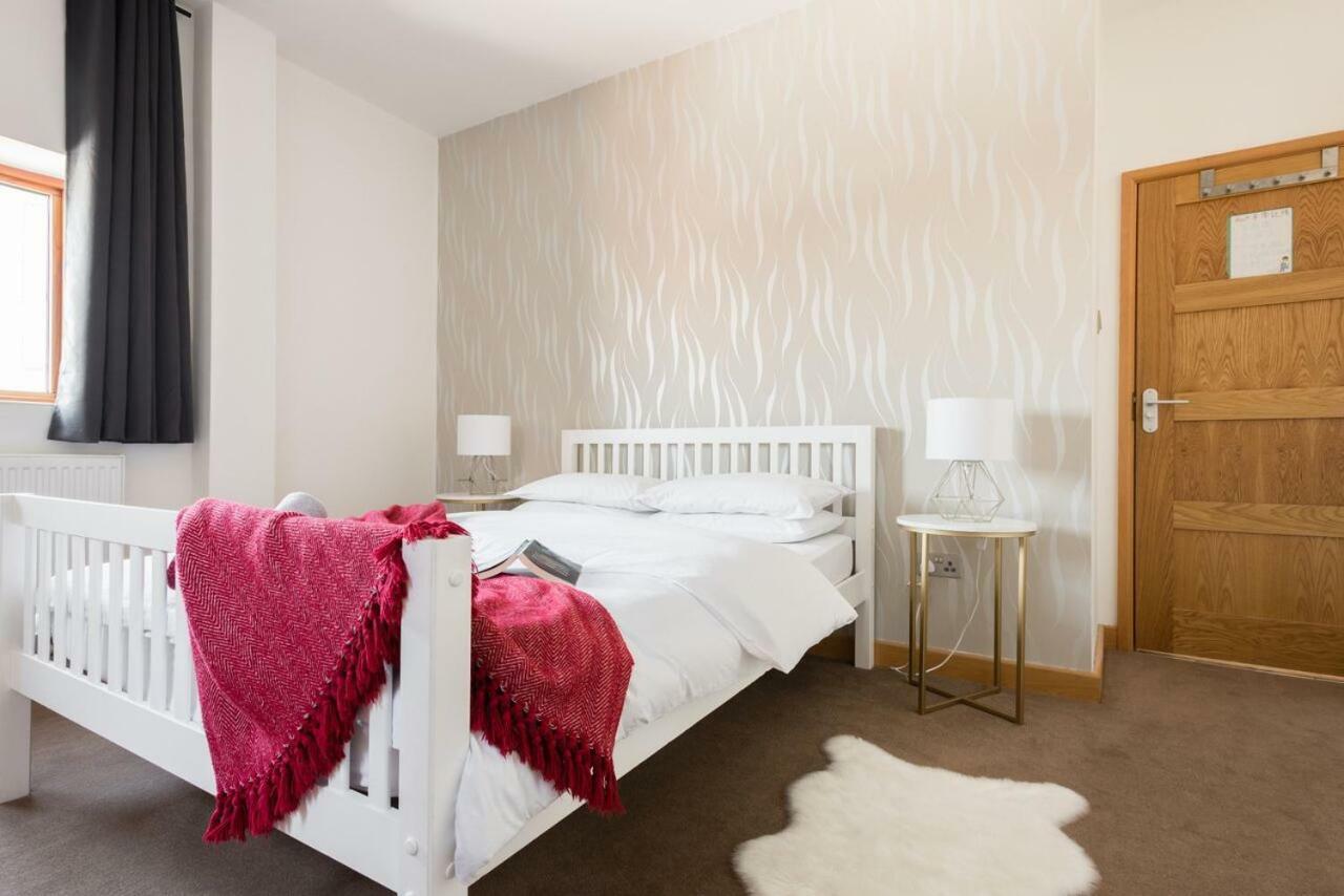 The College Green Loft - Historic Light-Flooded 3Bdr Home 브리스틀 외부 사진
